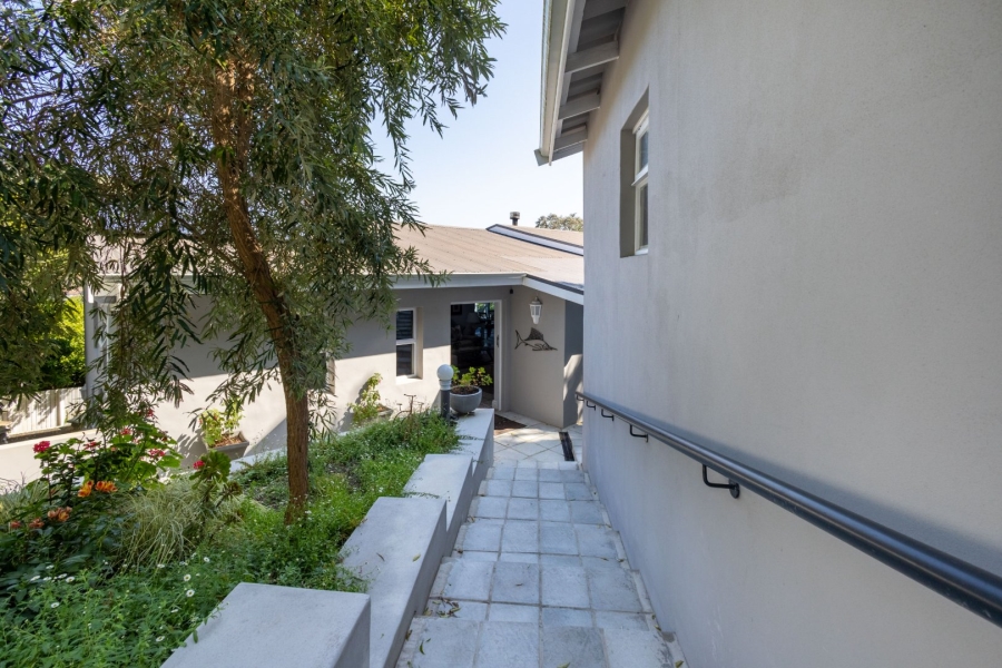 4 Bedroom Property for Sale in The Heads Western Cape